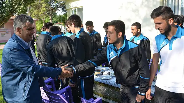 Başkan Özgüven Ereğlisporlu futbolcularla buluştu