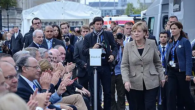 Berlin'de antisemitizm karşıtı gösteri