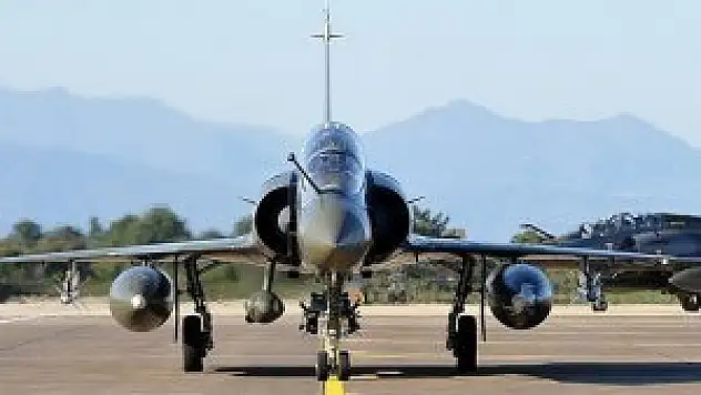 Fransa Irak'ta keşif uçuşlarına başlıyor