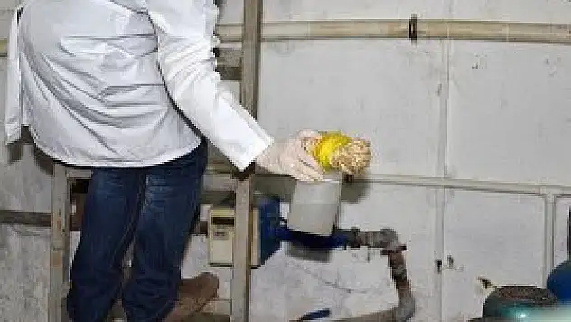 Villada kaçak kuyu suyu kullanılıyor