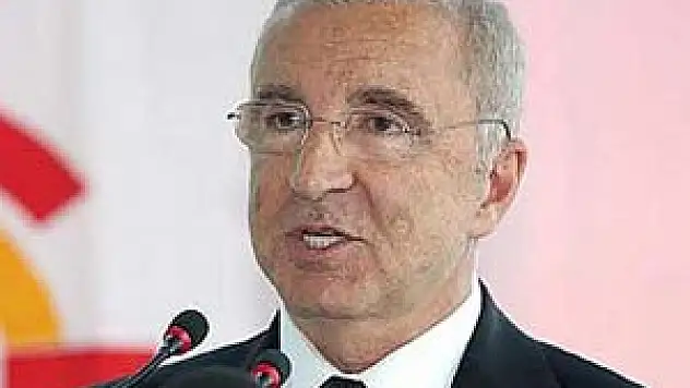 Ünal Aysal'dan yıldız oyunculara destek