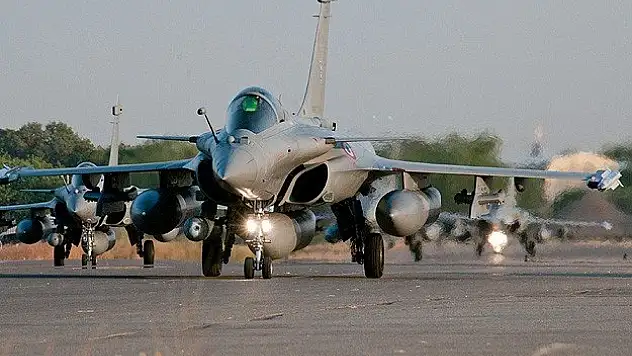 Fransa'dan IŞİD'e ilk hava saldırısı