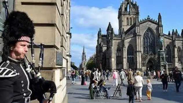 İskoçya referandumda 'ekonomik istikrar' dedi