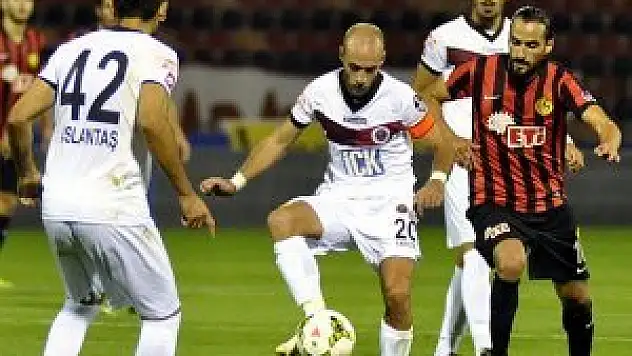 Es Es evinde yenildi