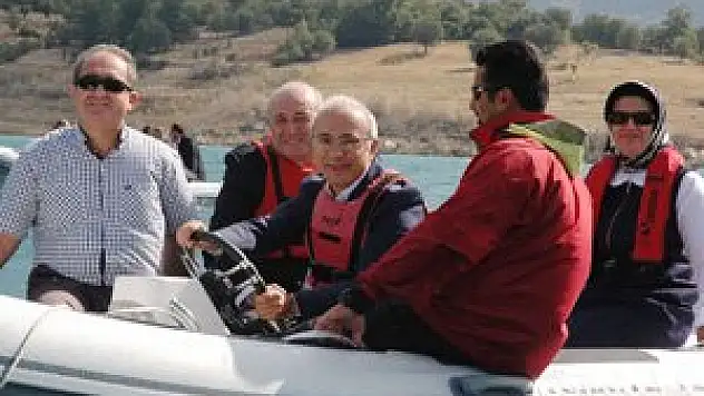 Ermenek'te yelken yarışları başladı