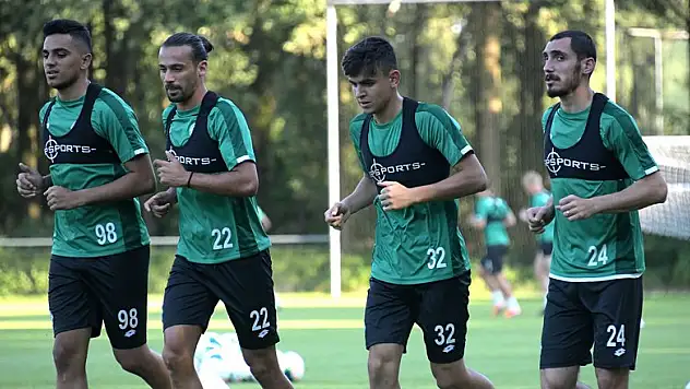 Konyaspor'da genç oyuncular da Hollanda'ya götürüldü