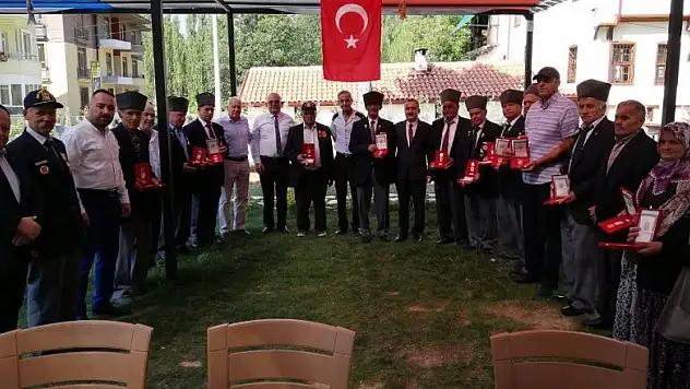 Bozkır'da Kıbrıs gazilerine madalya ve berat verildi