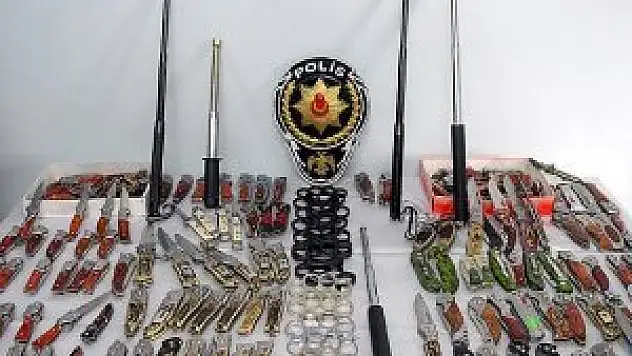 Bıçak taşıyana 189 lira ceza