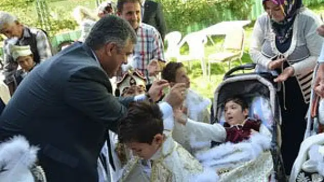 Engelli sünnet çocuklarına şölen