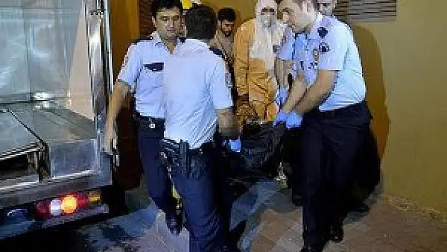 Fatih'te çıkan yangında 1 kişi hayatını kaybetti