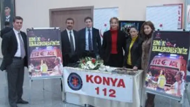 Fuarda 112'yi tanıtıyorlar