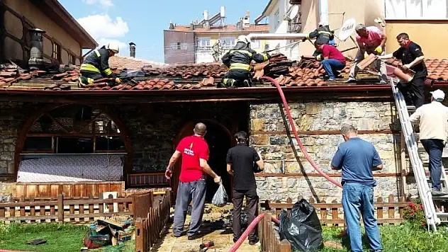 Seydişehir Adile Baysal Kültürevi'nde yangın çıktı