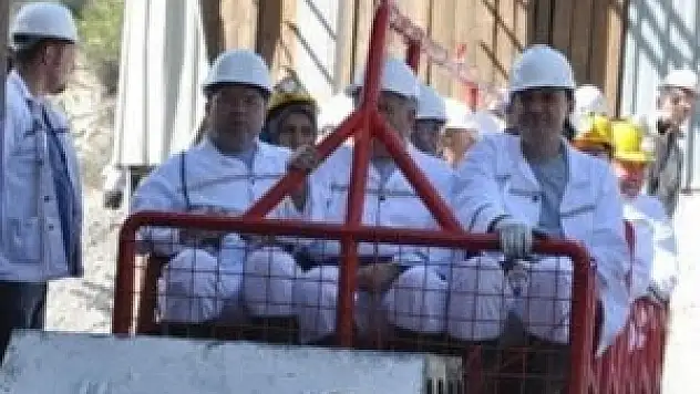 301 kişinin hayatını kaybettiği madene indiler