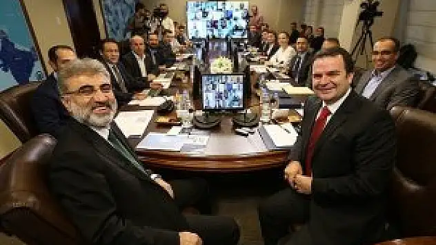 Bakan Yıldız AA Enerji Masası'nın açılışını gerçekleştirdi