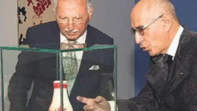 Ekmeleddin İhsanoğlu ortaya çıktı