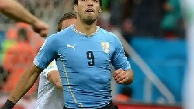 Suarez Uruguay'ın aday kadrosunda