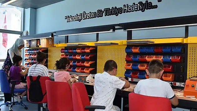 Hakkari'de geleceğin mucitleri yetişiyor