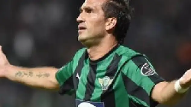 Gekas Fener'i yaktı!