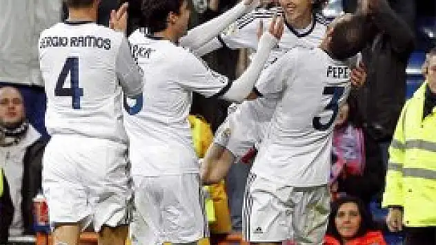 Mourinho Türkiye'de, Terim İspaya'da