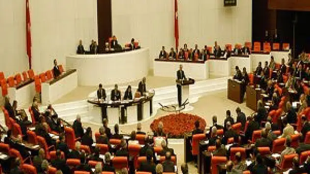 Meclis Irak ve Suriye tezkerelerini bekliyor