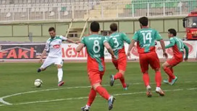 Anadolu Selçukluspor evinde güldü