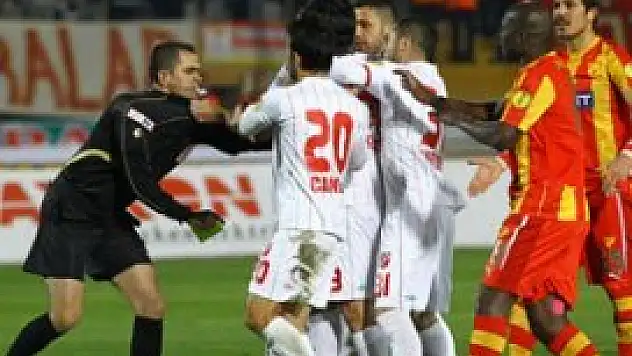 İzmir derbisinde olaylar çıktı!