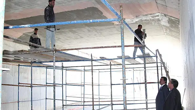 Cihanbeyli'de altgeçitler boyanıyor