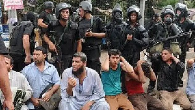 Mısır'da ordu sistemli ve kasten ölümcül orantısız güç kullandı