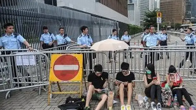 Hong Kong'da gösterilerin dozu artacak