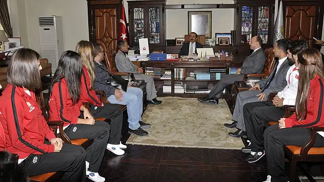 SÜHOT, Hindistan'da Türkiye'yi temsil edecek