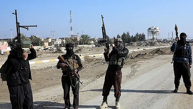 IŞİD Kobani'nin kenar mahallelerine kadar ulaştı