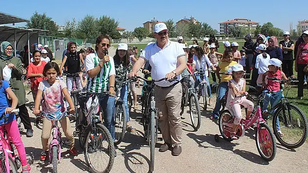 Karapınarlı çocuklar sağlıklı yaşam için pedal çevirdi