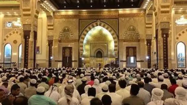 Arap dünyasında Bayram Hutbesi teması: Aşırılıktan kaçının