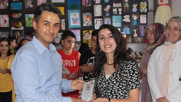 Genç Komek Yaz Okulu Sergisi açıldı