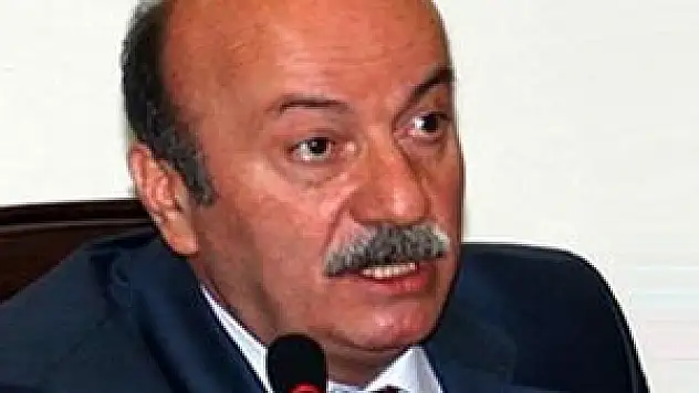 Bekaroğlu'nun ilk önerisi CHP'yi gerdi