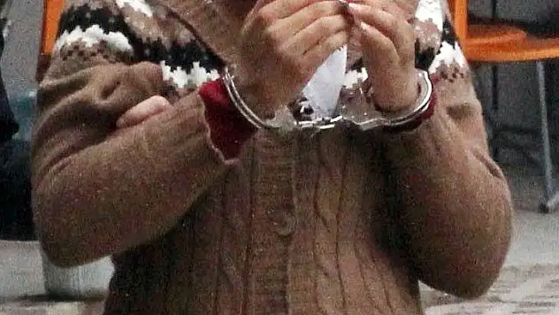 1.5 aylık bebek cezaevinde öldü