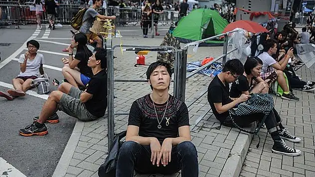 Hong Kong hükümeti öğrencilerle görüşecek