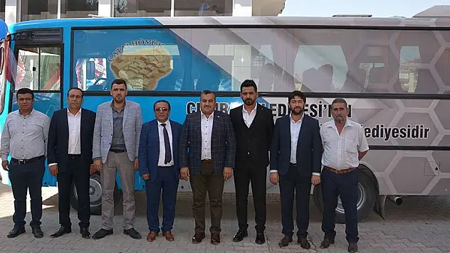 Başkan Oflaz, Çumra Güneş 1985 Spor Kulübü'ne otobüs aldı