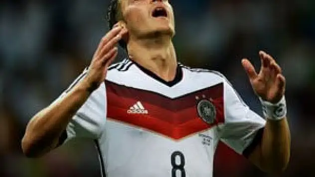 Mesut Özil ve Arsenal'e büyük şok!