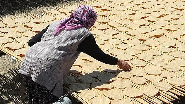 Konya'da asırlık gelenek 'tarhana' mesaisi başladı