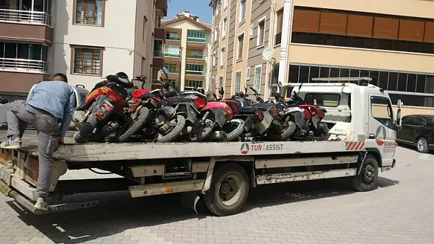 Kulu'da uygunsuz motosikletler toplanıyor