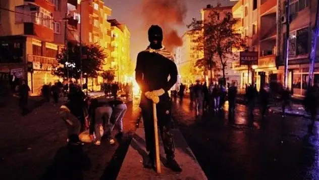 Twitter'da silahlanıyorlar!