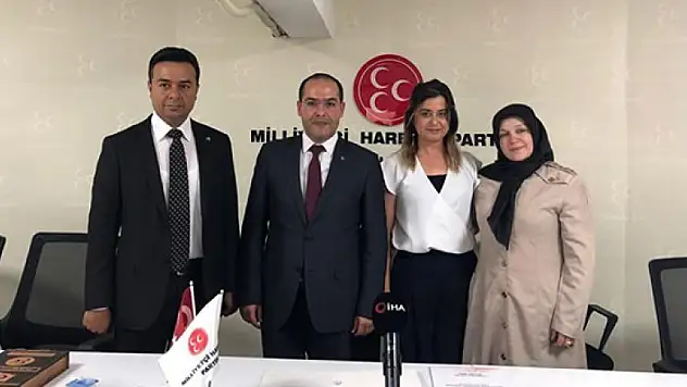 İYİ Partili 30 kişilik heyet MHP'ye geçti