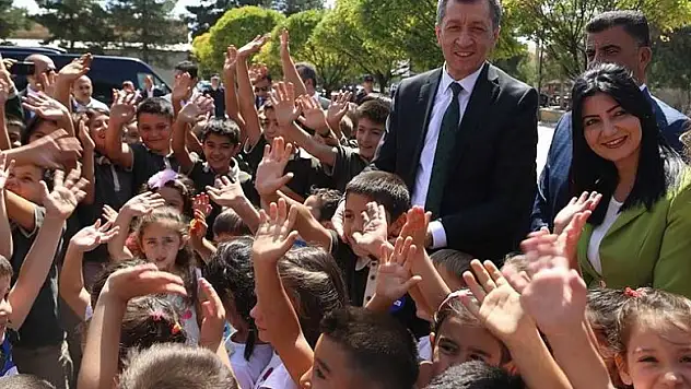 İlköğretim için hazırlanan okul zili ve şarkısı tanıtıldı