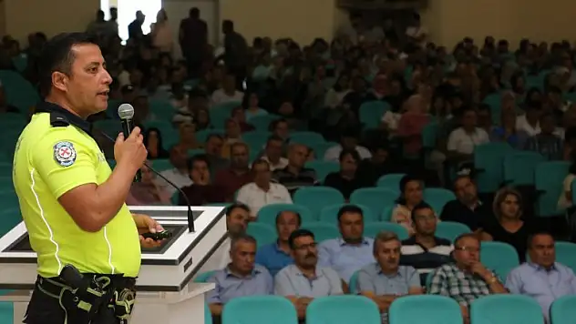 Beyşehir'de öğretmenlere trafik eğitimi verildi