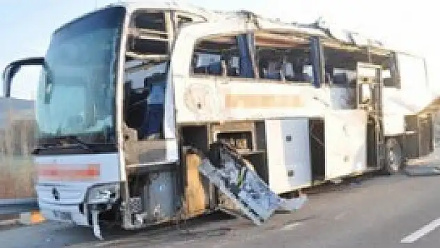 Yolcu otobüsü devrildi: 7 ölü