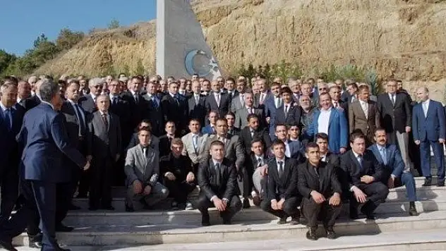 MHP Kıılcahamam'da kampa girdi