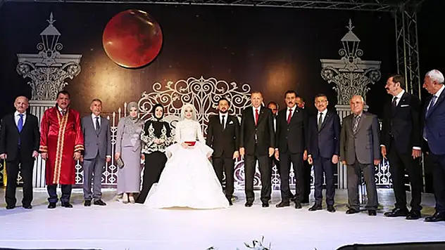 Cumhurbaşkanı Erdoğan nikah şahidi oldu