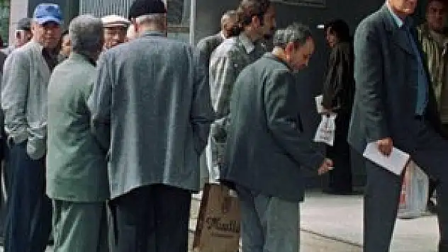 Yüzbinlerce kişiye emeklilik yolu açılıyor