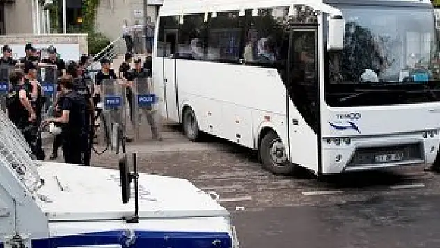 Diyarbakır ve Siirt'te 61 kişi tutuklandı